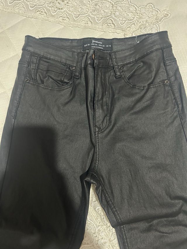 Pantalón polipiel negro