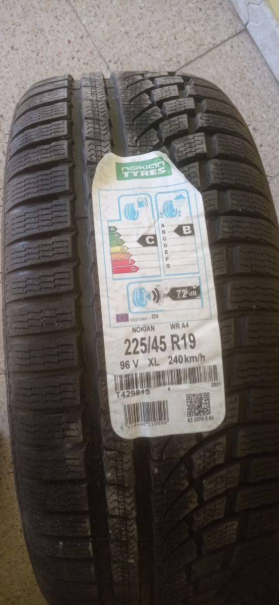 Oferta Las dos Neumáticos 225/45 R19 96V XL