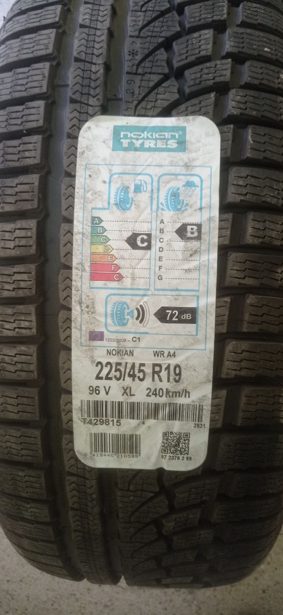 Oferta Las dos Neumáticos 225/45 R19 96V XL