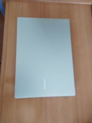 Samsung Galaxy Book2 Go Plata