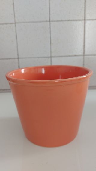 3 vasi in ceramica arancioni e bianchi