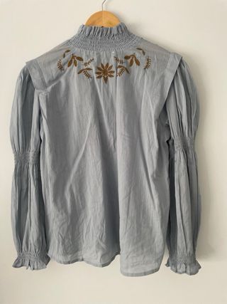 Blusa azul bordada SOPHIE &LUCIE