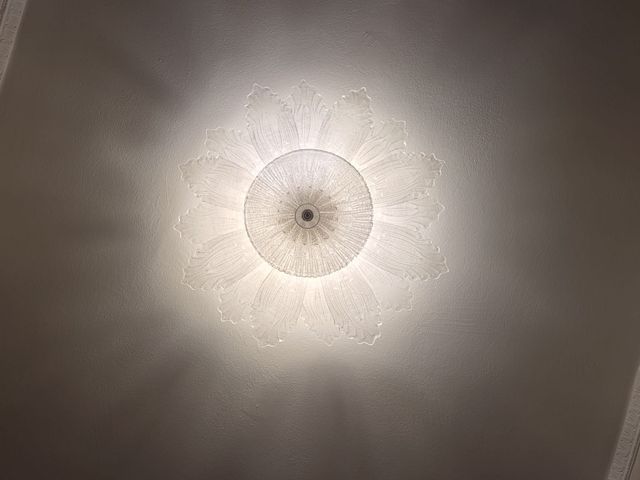 Lampadario in vetro soffiato.