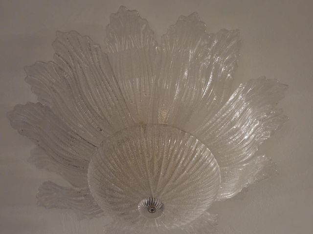 Lampadario in vetro soffiato.
