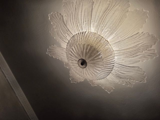 Lampadario in vetro soffiato.