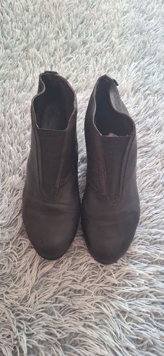 Botines de cuña negros