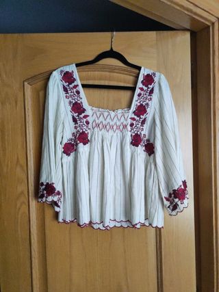 Blusa Zara bordada flores mujer