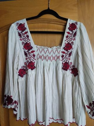 Blusa Zara bordada flores mujer