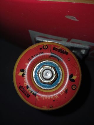 Tabla de skate roja