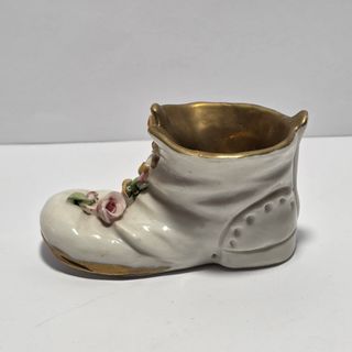 Piccola scarpa ceramica bianca oro decorata