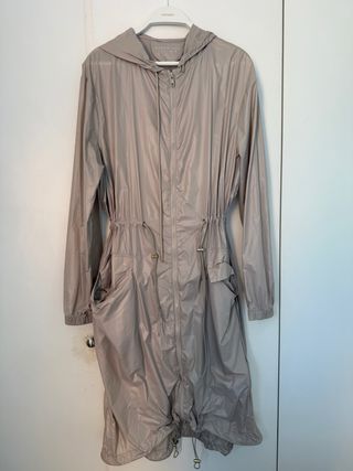 Chubasquero Oysho Beige Talla Única