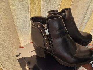Stivaletti donna tacco medio n.38