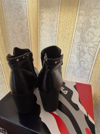 Stivaletti donna tacco medio n.38