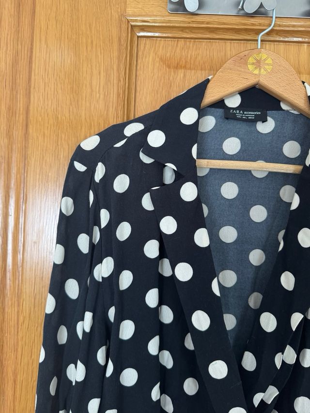 Blusa Zara lunares negra y blanca