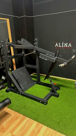 Máquina Sentadilla Pendular Gimnasio