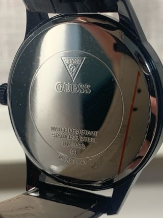 Reloj GUESS Marble Negro – Esfera efecto mármol