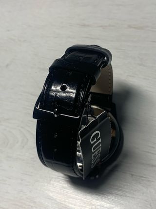 Reloj GUESS Marble Negro – Esfera efecto mármol