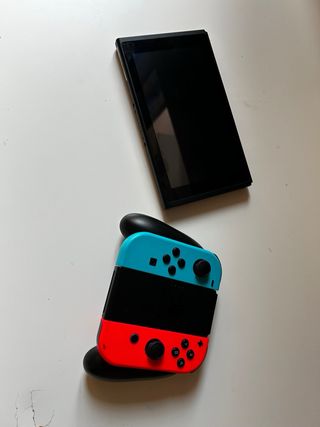 Nintendo Switch + Joy-Con Neon + Dock + Cavi