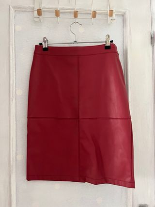 Falda VILA cuero roja
