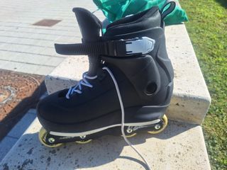 Patines en línea agresivos negros