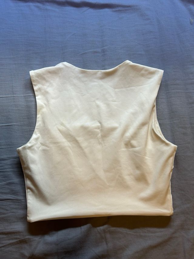 Top blanco cuello cuadrado