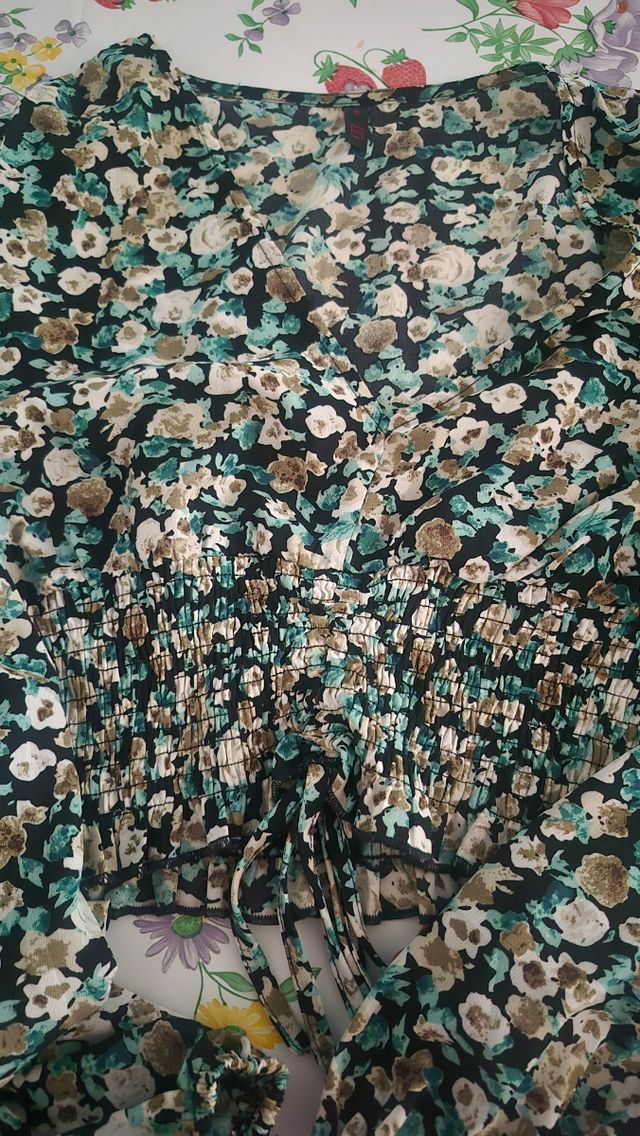 Blusa estampada flores manga larga