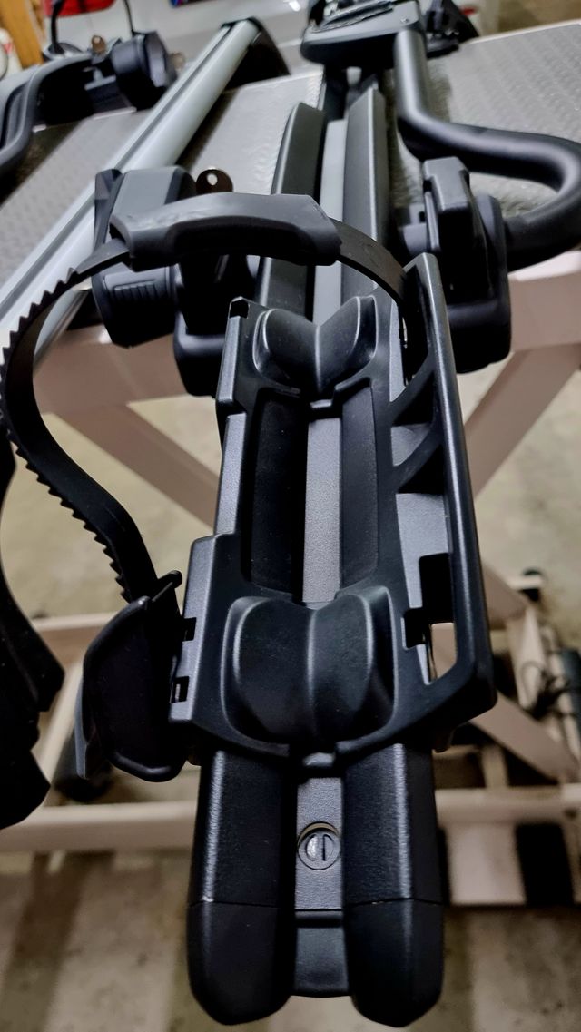 Baca BMW X4 (F26) + 2 Portabicicletas Thule