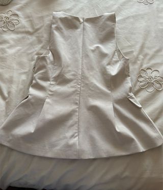 Top Zara Beige sin mangas