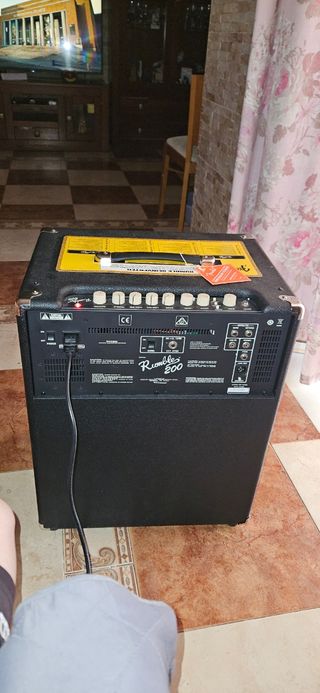 Fender Rumble 200 V3 Amplificador Bajo