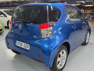 Toyota iQ 2010