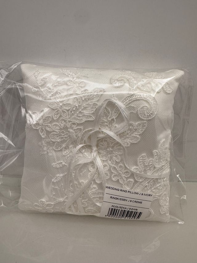 Cuscino portafedi bianco pizzo