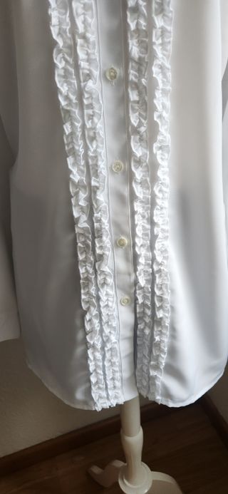 Blusa Vintage Blanca con Volantes