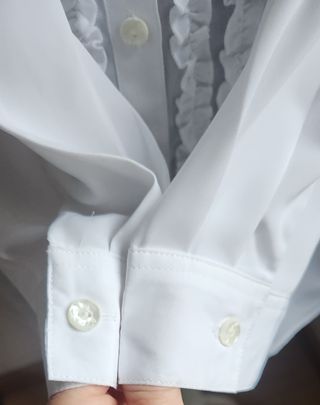Blusa Vintage Blanca con Volantes