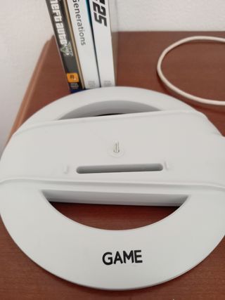 Playstation 5 con 2 mandos, base y 3 juegos