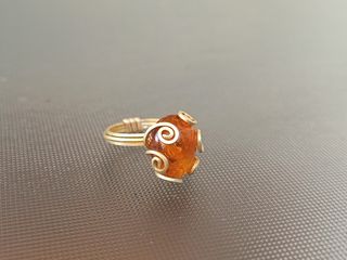 Anillo ajustable con piedra ámbar