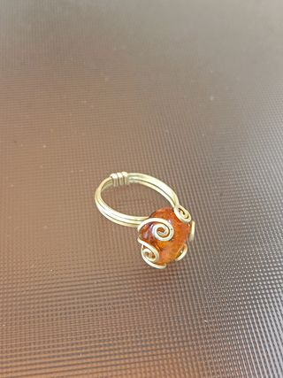 Anillo ajustable con piedra ámbar