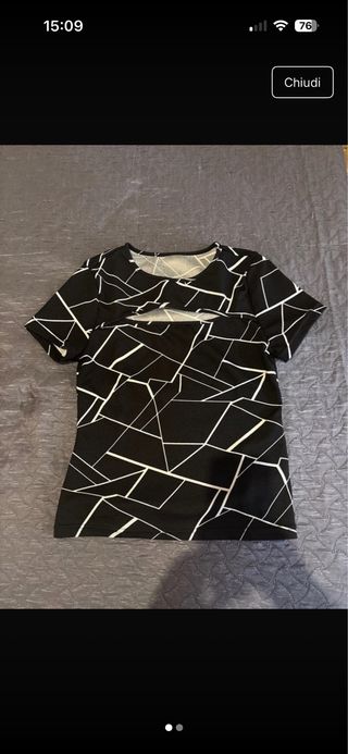 Maglietta nera con stampa geometrica