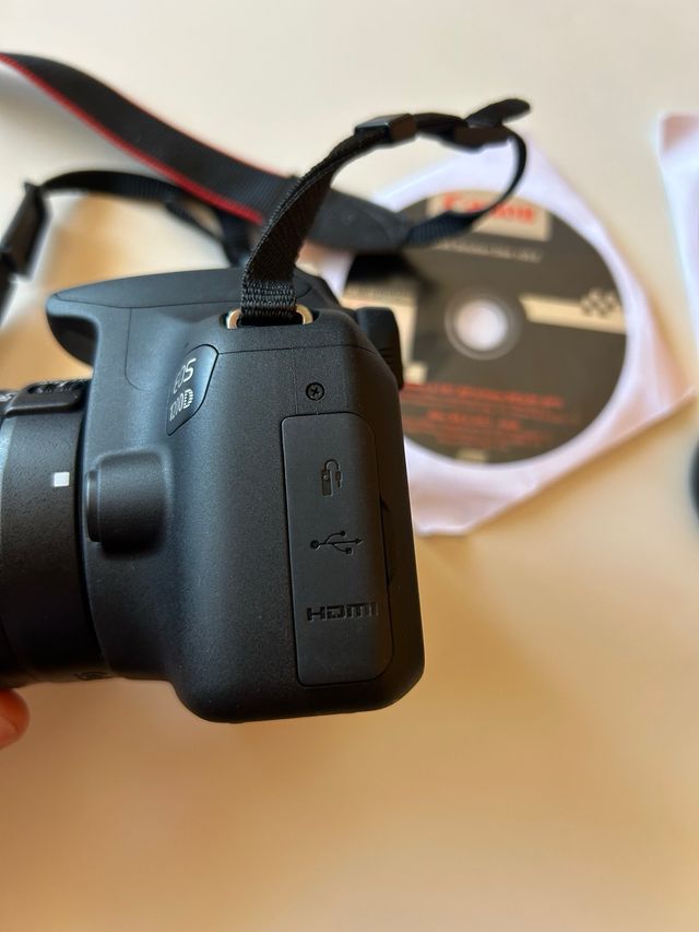 Cámara Canon EOS 1200D + Objetivo 18-55mm