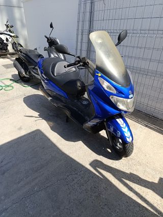 Suzuki Burgman Azul