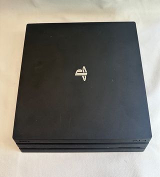PS4 Pro 1TB Negra + 3 Juegos