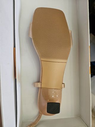 Sandalias mujer. Talla 36.
Ganga.
