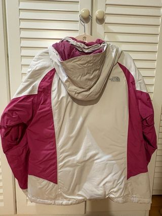 Abrigo The North Face blanco y rosa
