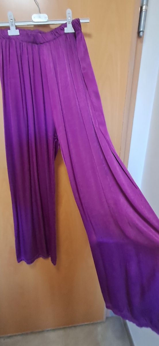 Pantalón ancho morado
