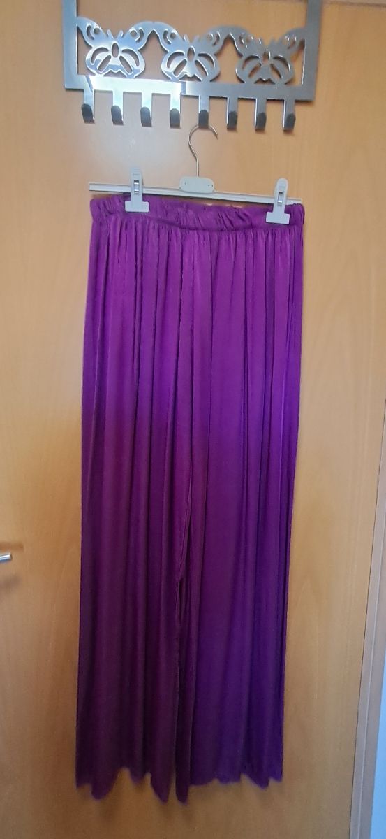 Pantalón ancho morado