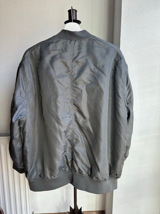 Chaqueta Bomber Pull & Bear Gris/Verde 
