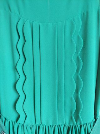 Vestido de fiesta verde con pedrería