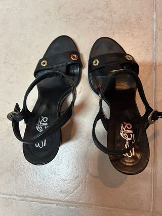 Sandalias piel negras