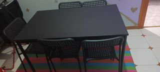 Mesa comedor IKEA negra y marrón