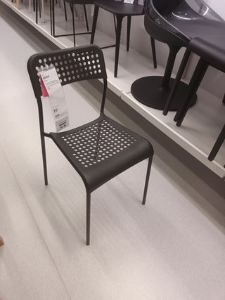 Mesa comedor IKEA negra y marrón