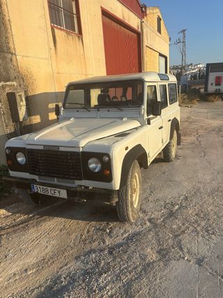 Land Rover Defender 2003
